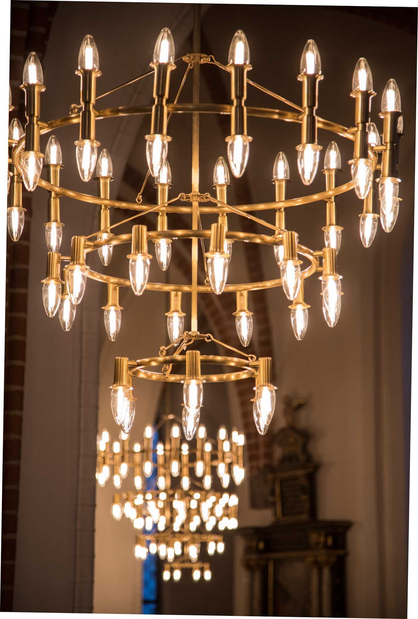 5 PAK - DANLAMP KIRKEKERTE LED-4 240V 5,5W E14