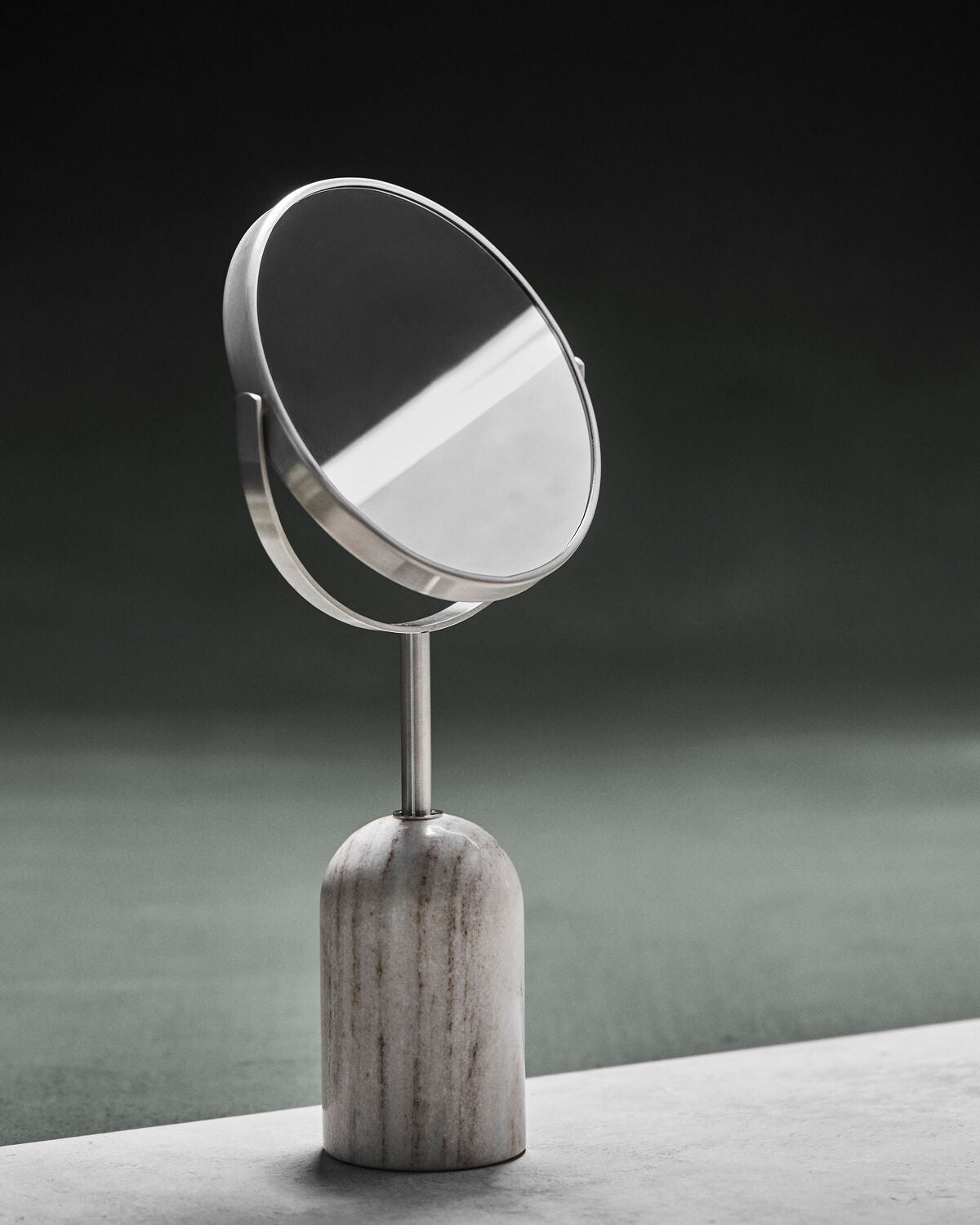 Meraki Marble Makeupspejl med 3x Forstørrelse og Marmorfod – Beige