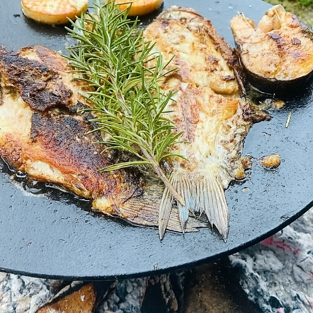 Støbejernspande Ø45 cm – Perfekt til bålmad