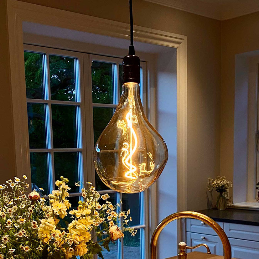 LAMPE + STOFLEDNING MED SORT FATNING - DANLAMP UNICA DE LUXE GOLD L